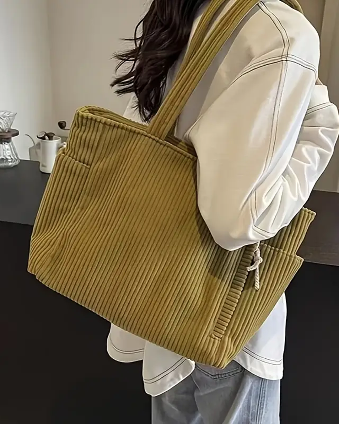 Maria – Borsa a mano a coste con dettaglio cordoncino